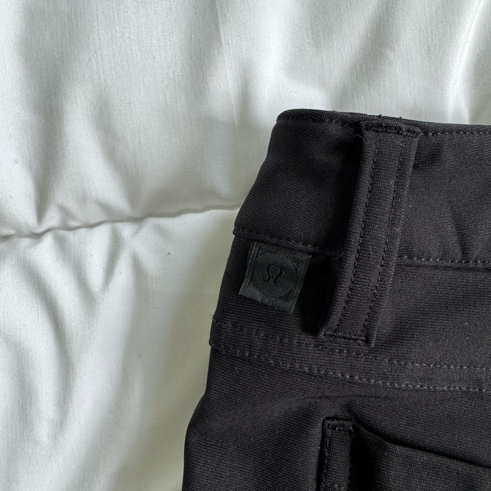 Lululemon men’s Black ABC pants size 32x30.